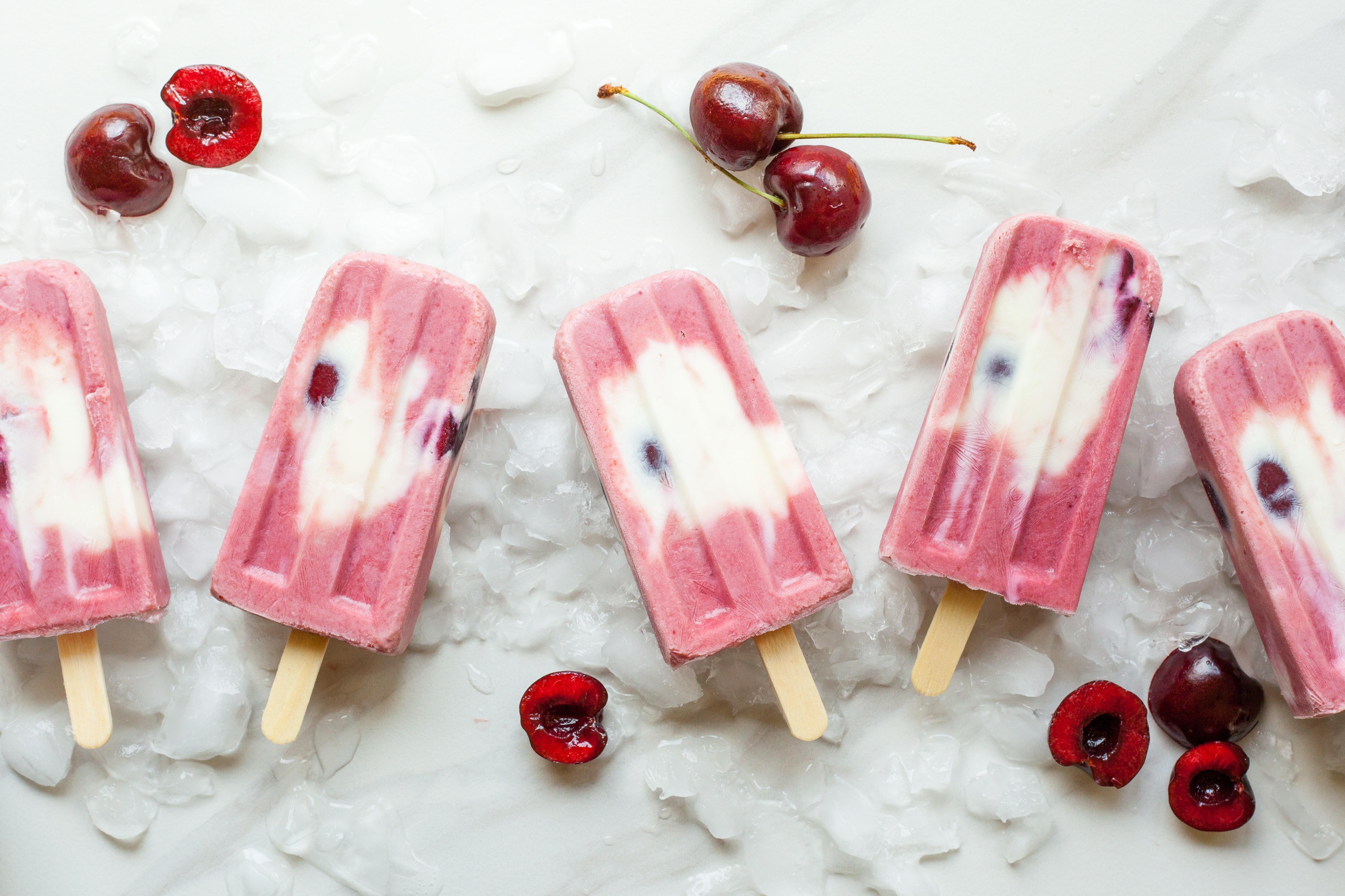 image of frozen yogurt popsicles